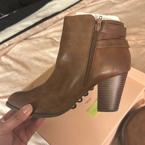 Brown ankle booties - Picture 2 of 6